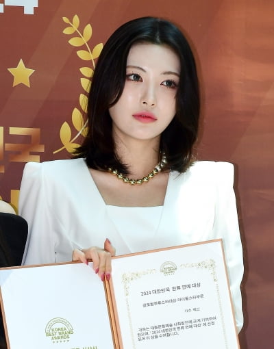[TEN포토]엑신 니즈 '압도적 고흑미'