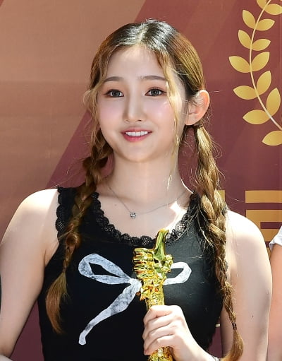 [TEN포토]버스터즈 민지 '귀엽게 양갈래 머리'