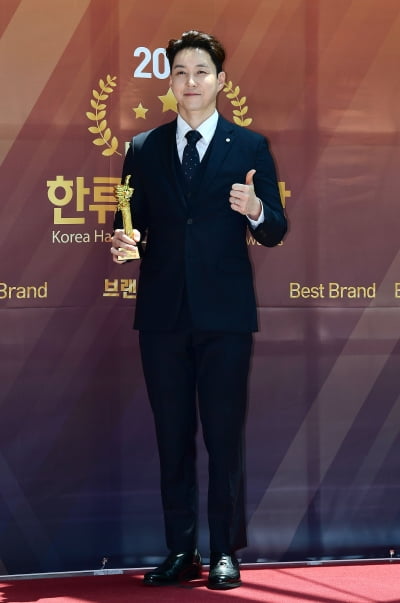 [TEN포토]심형탁 '멋짐 엄지척'