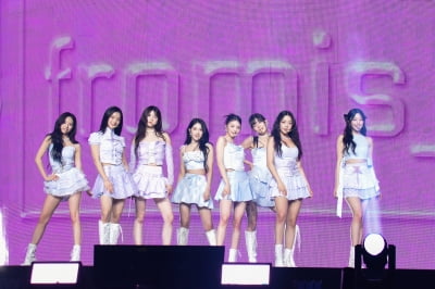 '수납 NO' 프로미스나인, 8월 컴백 앞두고 위버스콘 접수