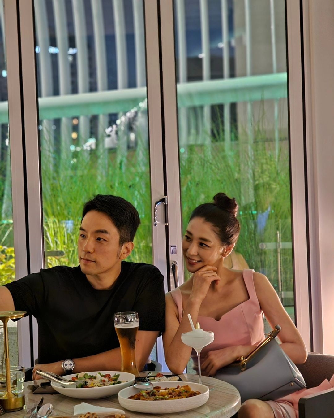한고은, ♥신영수와 데이트백은 360만원짜리…"둘만의 데이트"