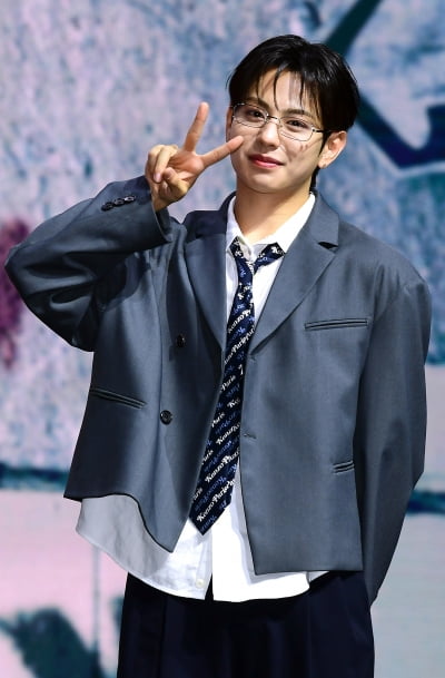 [TEM포토]이븐 케이타 '귀엽게 브이'