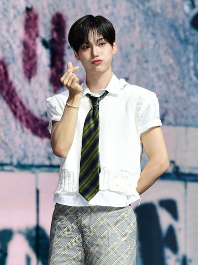 [TEM포토]이븐 박한빈 '쪼꼬미 하트 뿅뿅'