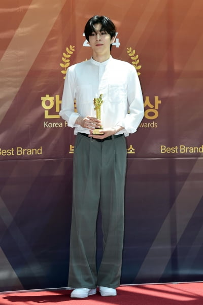 [TEN포토]타키모토 히로토 '일본배우부문 해외스타초청특별상 수상'