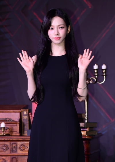 [TEN포토]에스파 카리나 '첫 예능 진출'