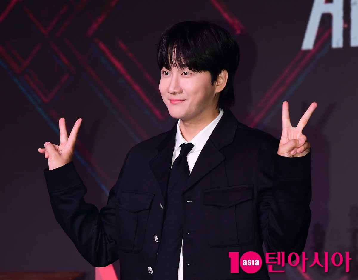 [TEN포토]이용진 '귀엽게 브이'