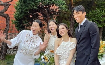 장윤주, 김진경♥김승규 결혼식서 '엄마 미소'…"축하해, 든든해"