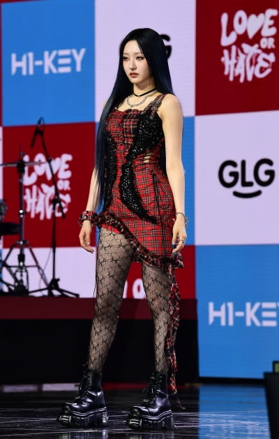 [TEN포토]하이키 휘서 '상큼 발랄한 보컬'