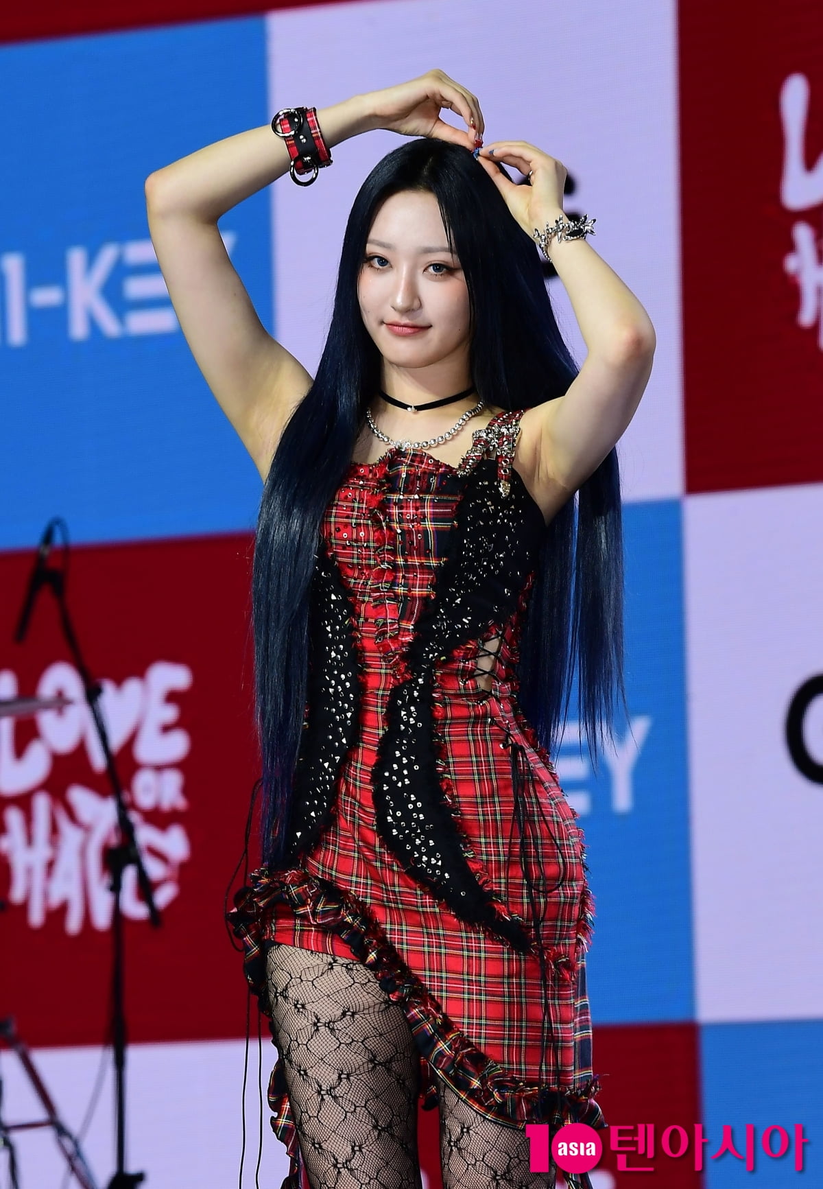 [TEN포토]하이키 휘서 '설레이는 리본 어때요~'