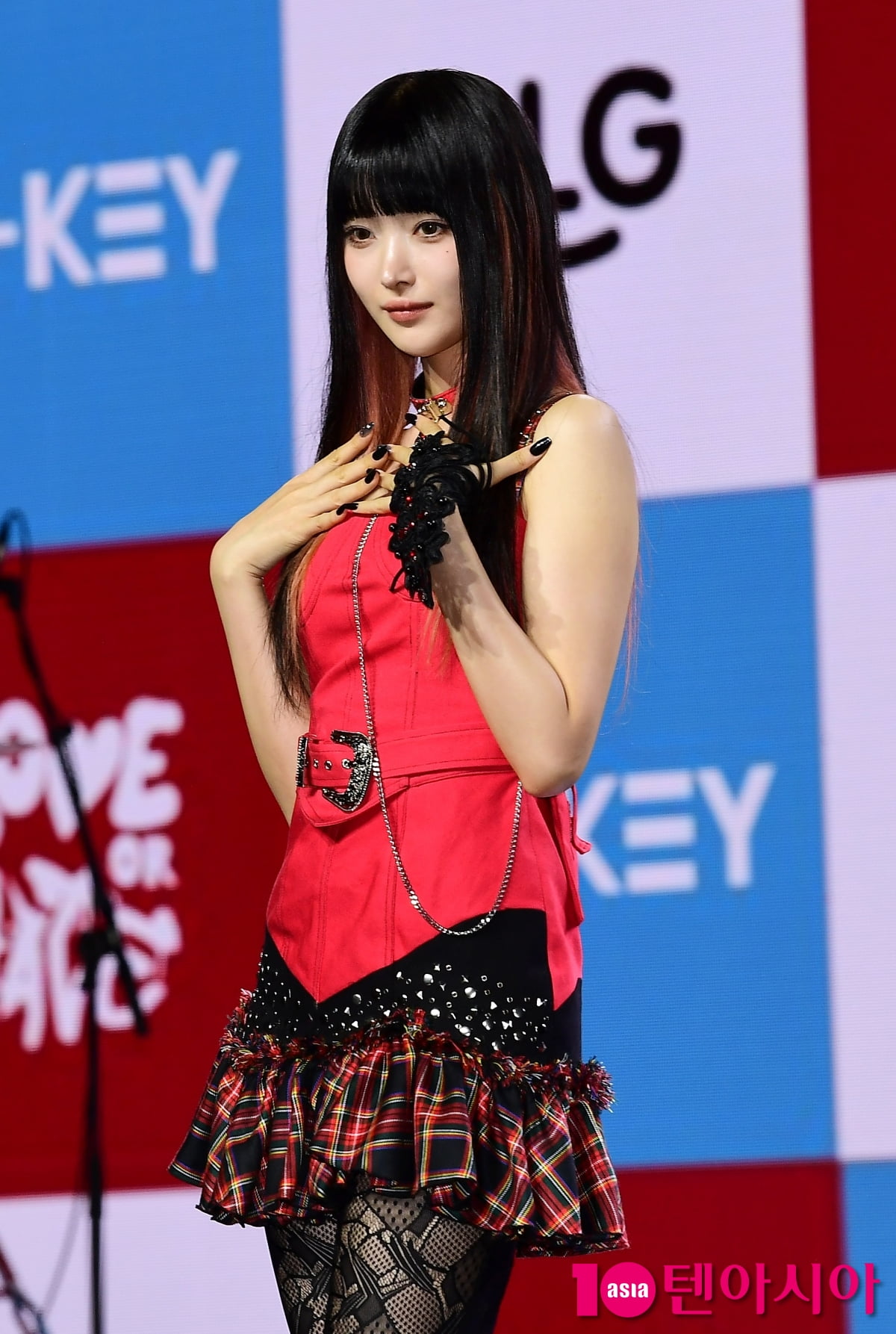 [TEN포토]하이키 서이 '강렬한 레드'
