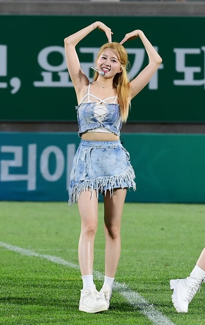 [TEN포토]아일리원 아라 '꽃내음 가득한 매력'
