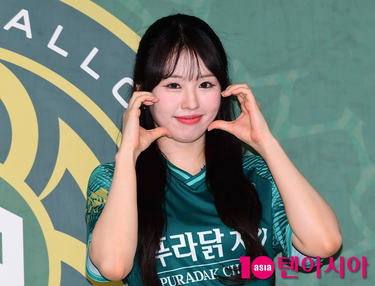 [TEN포토]아일리원 하나 '귀여운 보조개'