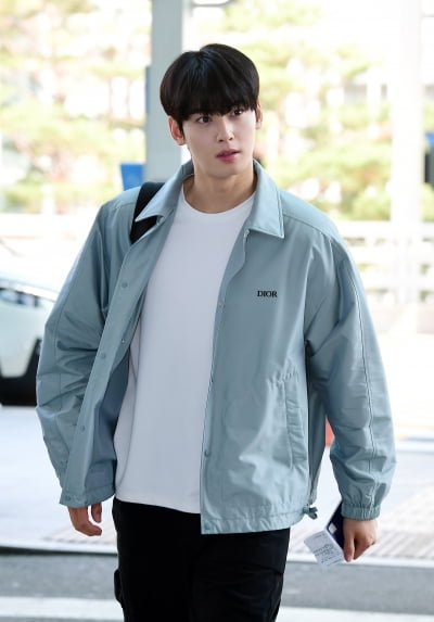 [TEN포토]차은우 '심쿵 눈맞춤'