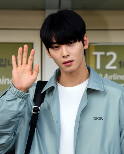 [TEN포토]차은우 '살면서 한 번은 말 걸어보고 싶은 잘생김'