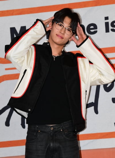 [TEN포토]덱스 '훈내 진동하는 외모'