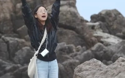 [공식] 화가 된 이효리, 전시회 내달 북촌서 개최 "수익 일부 기부"