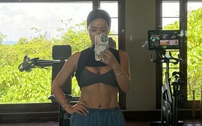'54세' 엄정화, 몸매 자랑할 맛 나겠네…선명한 복근 눈길[TEN★]