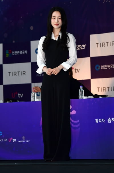 임지연, 깔끔한 블랙&화이트[TEN포토]