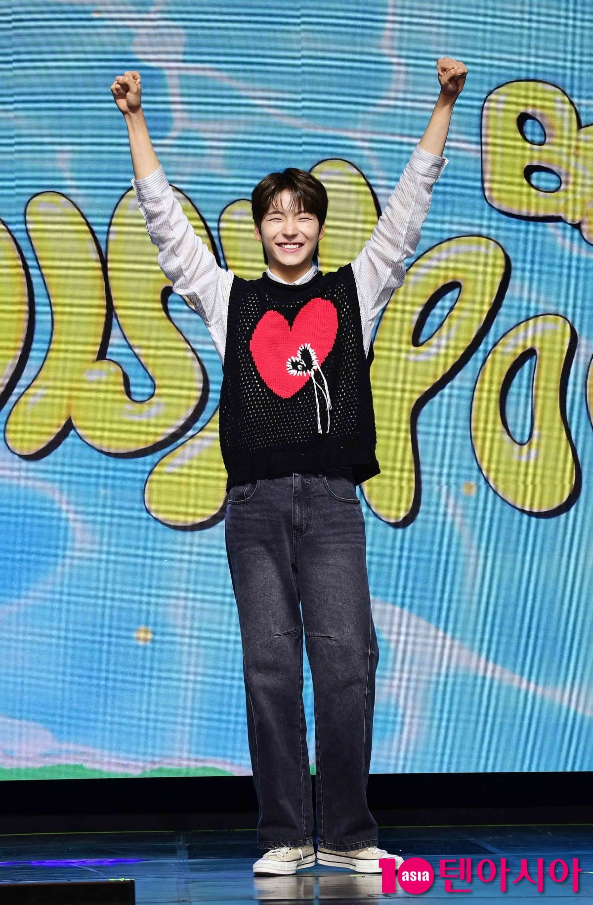 비디유 김민서, 즐거운 데뷔 무대[TEN포토]