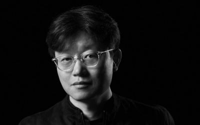 '삼식이삼촌' 신연식 감독 "송강호 인연은 '천성과 관성'…현실 개연성 없다"[인터뷰②]