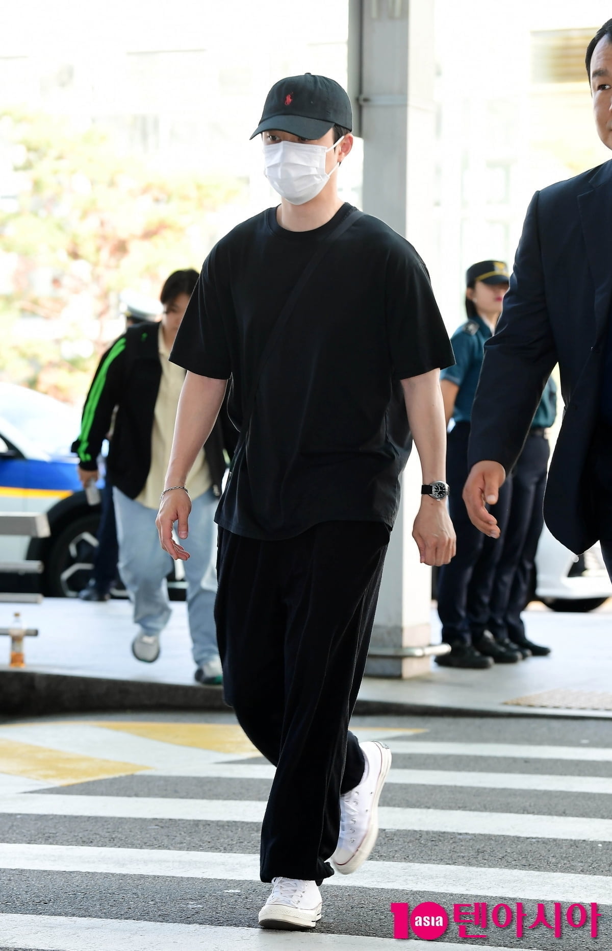 도경수, 화보같은 출국길...너무 시크했나[TEN포토+]