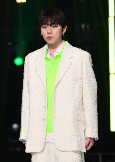 Zico was pointed out by a HYBE junior.