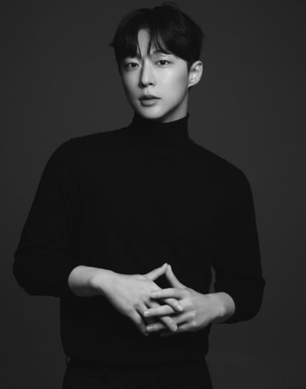배인혁, YY엔터 전속계약