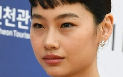 Jeong Ho-yeon, victims of unauthorized theft of her likeness