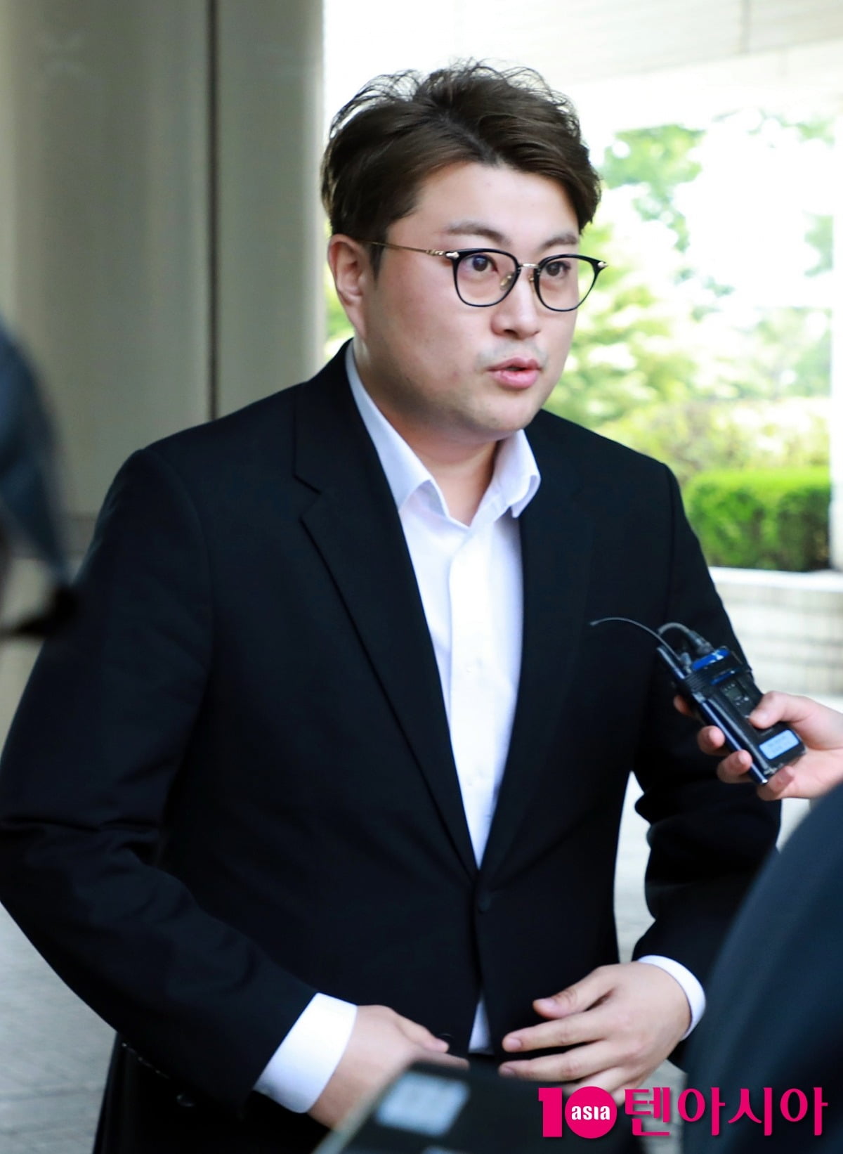 '구속 기소' 김호중, 전관 변호사 잃었다 [TEN이슈]