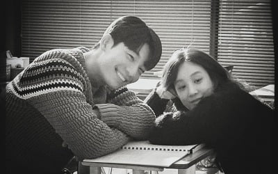 '졸업'한 정려원, 마지막까지 위하준과 달달한 투샷[TEN★]