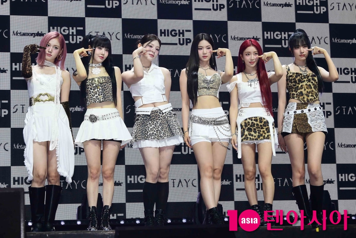 스테이씨, 1년만에 타이틀곡 '치키 아이씨 땡'으로 컴백[TEN포토]
