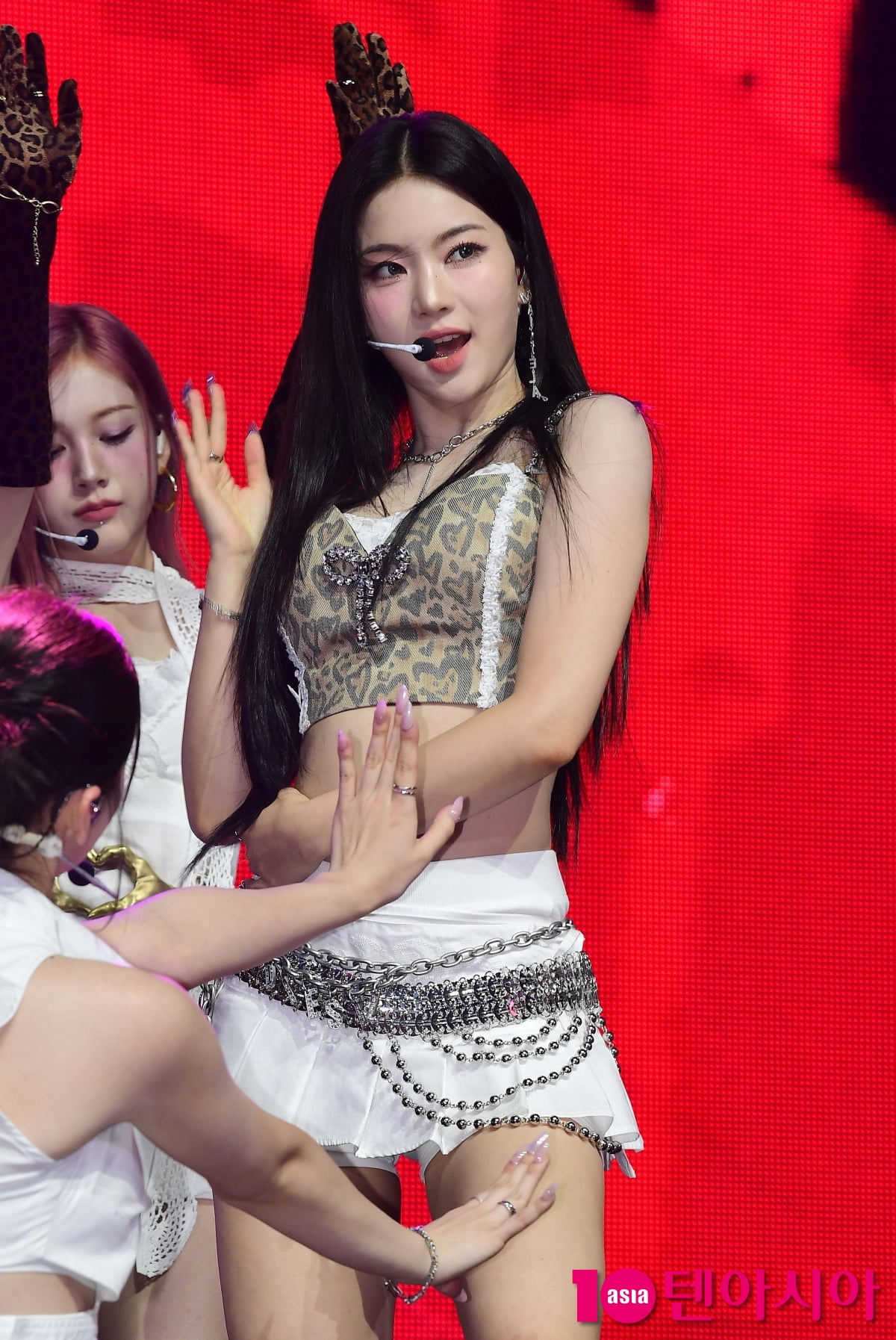 스테이씨 아이사, 각도 무시한 이쁨[TEN포토]