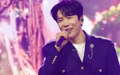 에녹, "제 가슴골 나왔어요" 울분('불타는 장미단2')