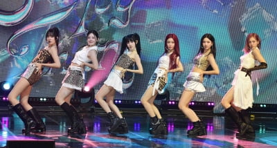 스테이씨, 에너지 넘치는 무대[TEN포토]