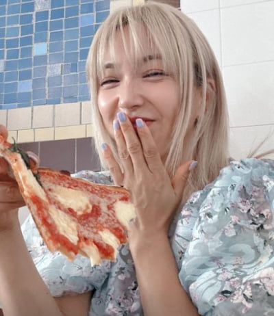 바다, 이런데도 47Kg라니…얼굴 크기 피자 먹으며 함박웃음