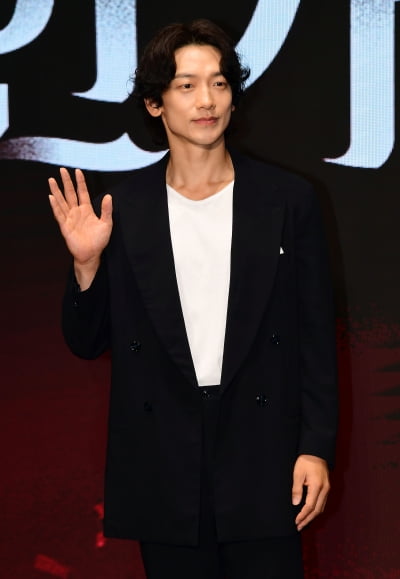 チョン・ジフン「『画家スキャンダル』今年ディズニー+で最高の作品」
