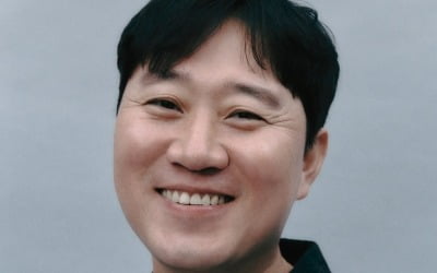 절벽에서 떨어진 대통령…'돌풍' 감독 "특정 인물 연상, 의도하진 않았다" [인터뷰③]