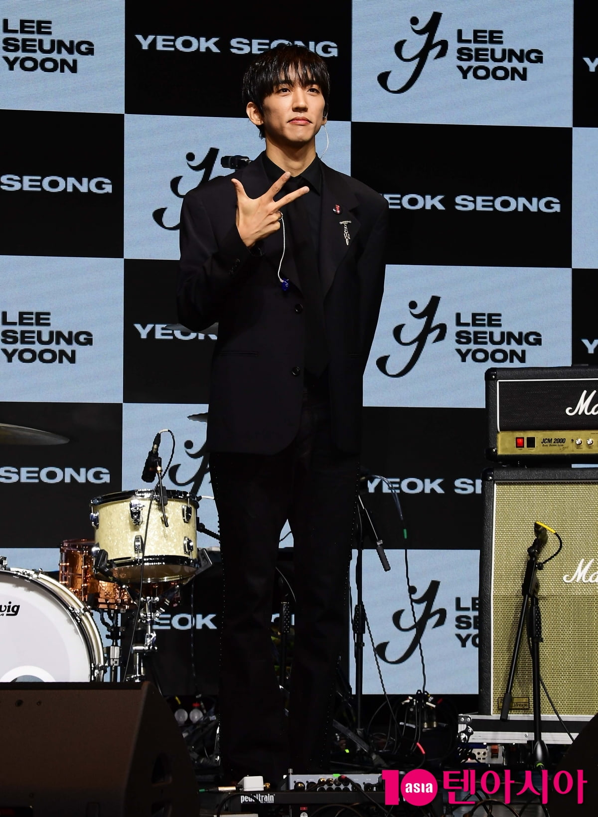 이승윤, 하트 대신 브이로...[TEN포토]