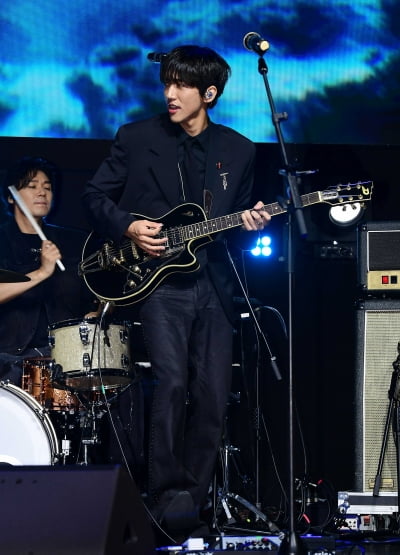 이승윤, 밴드와 함께 화려한 무대[TEN포토]