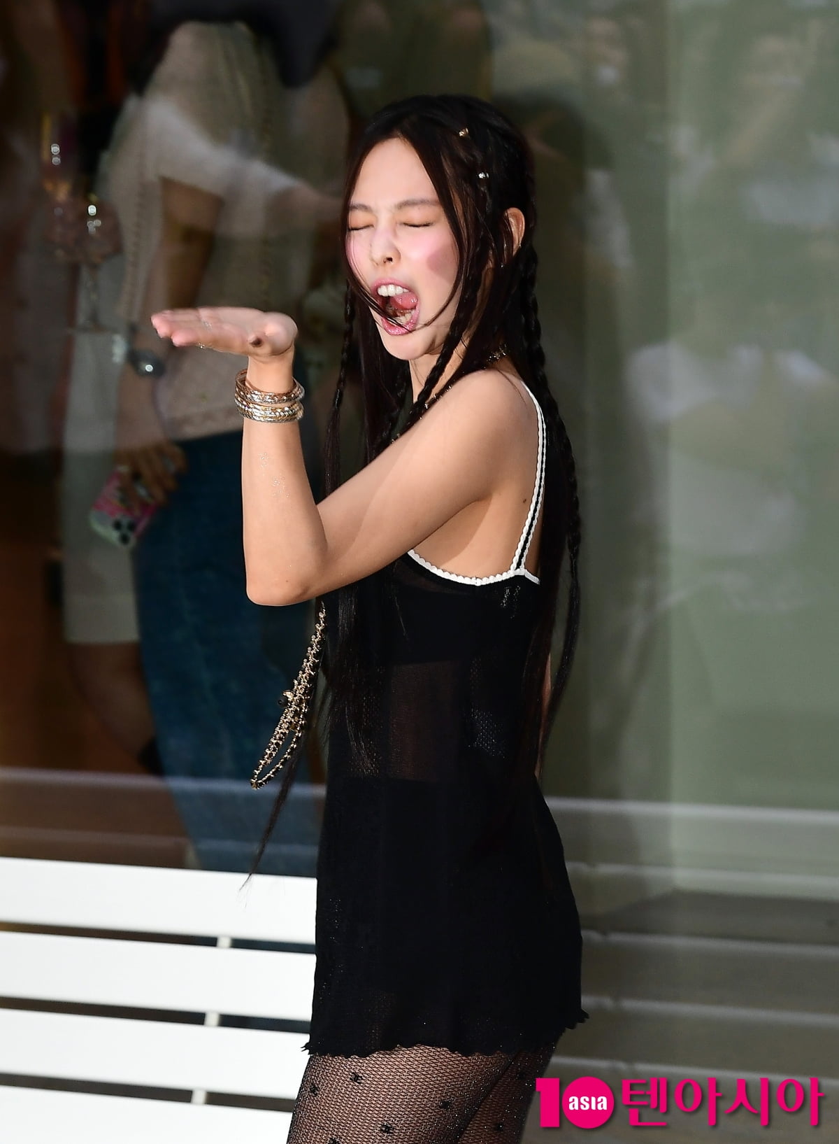 블랙핑크 제니, 치명적인 딥키스 날리며~[TEN포토]