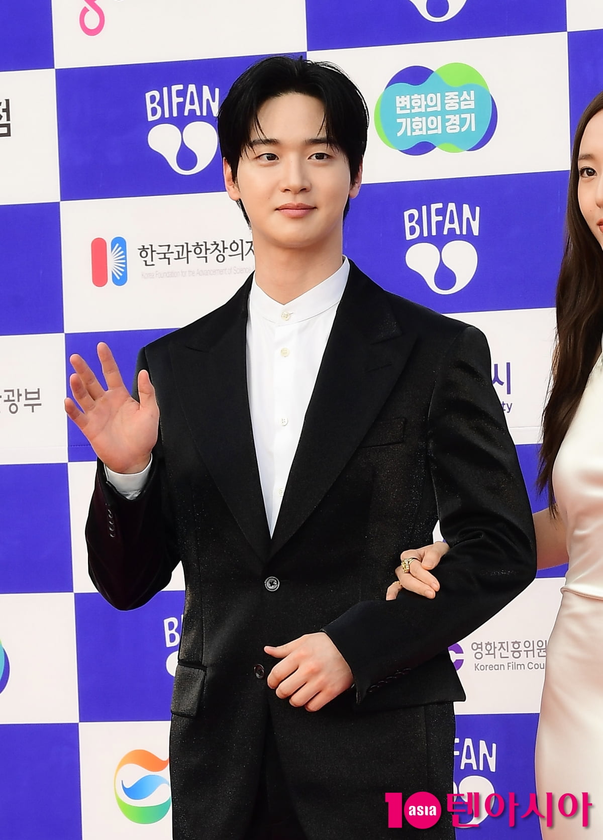 장동윤, 스윗한 인사[TEN포토]