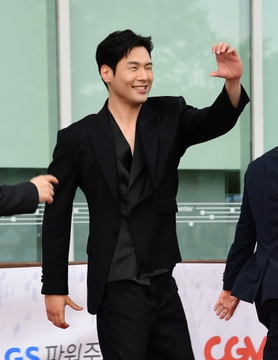 최다니엘, 팬들에게 보내는 러블리 하트[TEN포토]