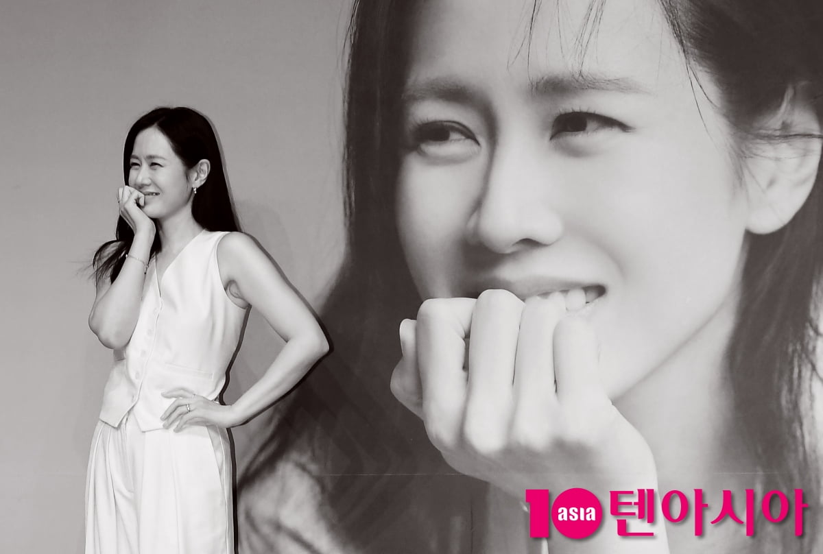 손예진, 포스터 보다 더 이쁜 비주얼[TEN포토]