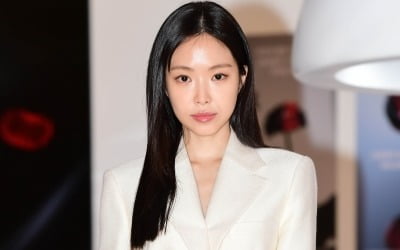 "18살 때 부모님 이혼 후 가장役"…손나은, 대형마트 식품 MD 됐다 ('가족X멜로')