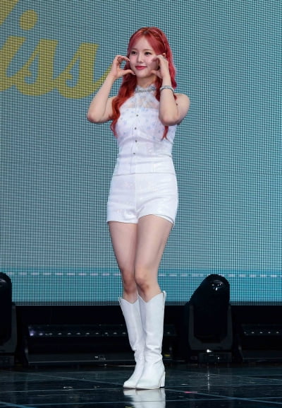 위클리 이수진, 더위 사냥꾼의 하트[TEN포토]