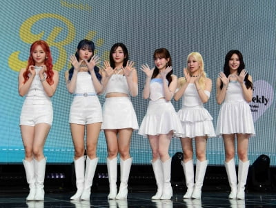 [종합] '전원 20대' 위클리, 하이틴은 안녕…"서머 퀸 되고 싶어요"
