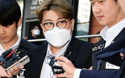김호중 팬미팅인 줄…첫 재판에 몰린 팬들 "법정 못 들어가냐" [TEN이슈]