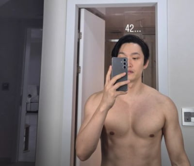 아저씨 폼 안죽었어…42세 유현철, 돌싱파파의 탄탄美