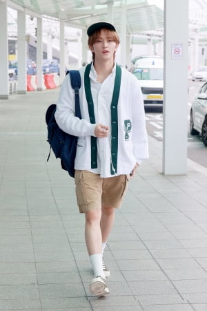 NCT 마크 출국,  훈훈한 남친룩 정석…이건 저장각이지