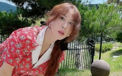 바다가 좋아하겠네…S.E.S 슈, 러블리한 근황 공개 "20대라 해도 믿겠어"